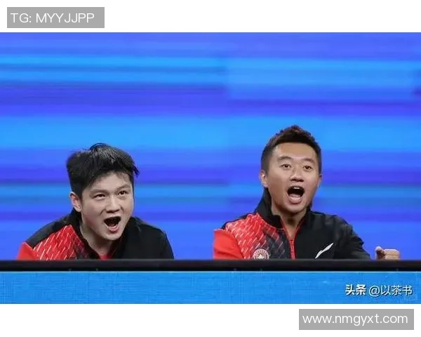 笑喷!赵子豪颁奖要抢樊振东大湾鸡玩一玩,东哥立刻拿回来:想得美!